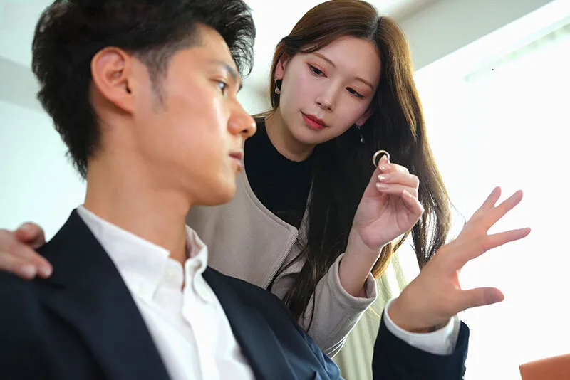 Cô vợ đi đi chơi, anh xã ở nhà bị nhỏ em bà xã gạ phang không trượt phát nào